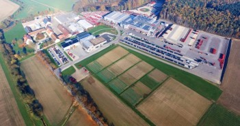 Market-specific machines and heavy investment drive high Horsch turnover DCIM100MEDIADJI_0431.JPG