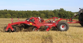 HORSCH Joker RT in action at Tillage-Live Webp.net-resizeimage