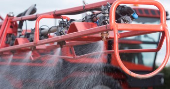 Spring target for wild oat application TTI nozzles working: credit Tim Scrivener