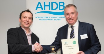 AHDB Milling Wheat Conference to look closer at quality Sam Markillie YEN Wheat Quality Award Winner Gold with Howard Leland.
