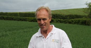 Keep annual meadow-grass under control Neil Potts