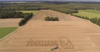 High-precision liquid manure spreading from John Deere and Vogelsang Image 1_Vogelsang and John Deere have launched joint project to promote more sustainable organic fertilizer application
