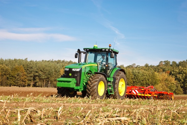 John Deere announces dealer expansions in  West Midlands and mid-Wales territories