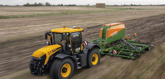 Fastrac ‘icon’ with all new tech-focused controls from JCB