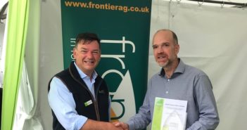 Farmer wins Paul Singleton Award