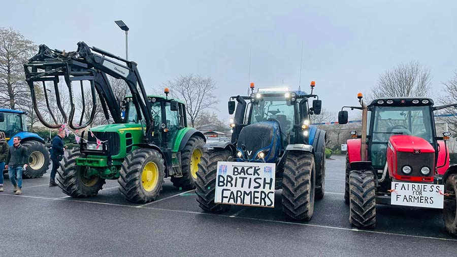 Farmers in Kent hold slow tractor protest against food imports